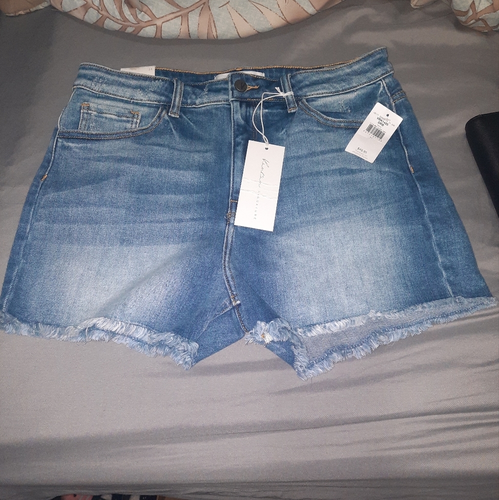 Kancan Kurvey High rise jean shorts size 31